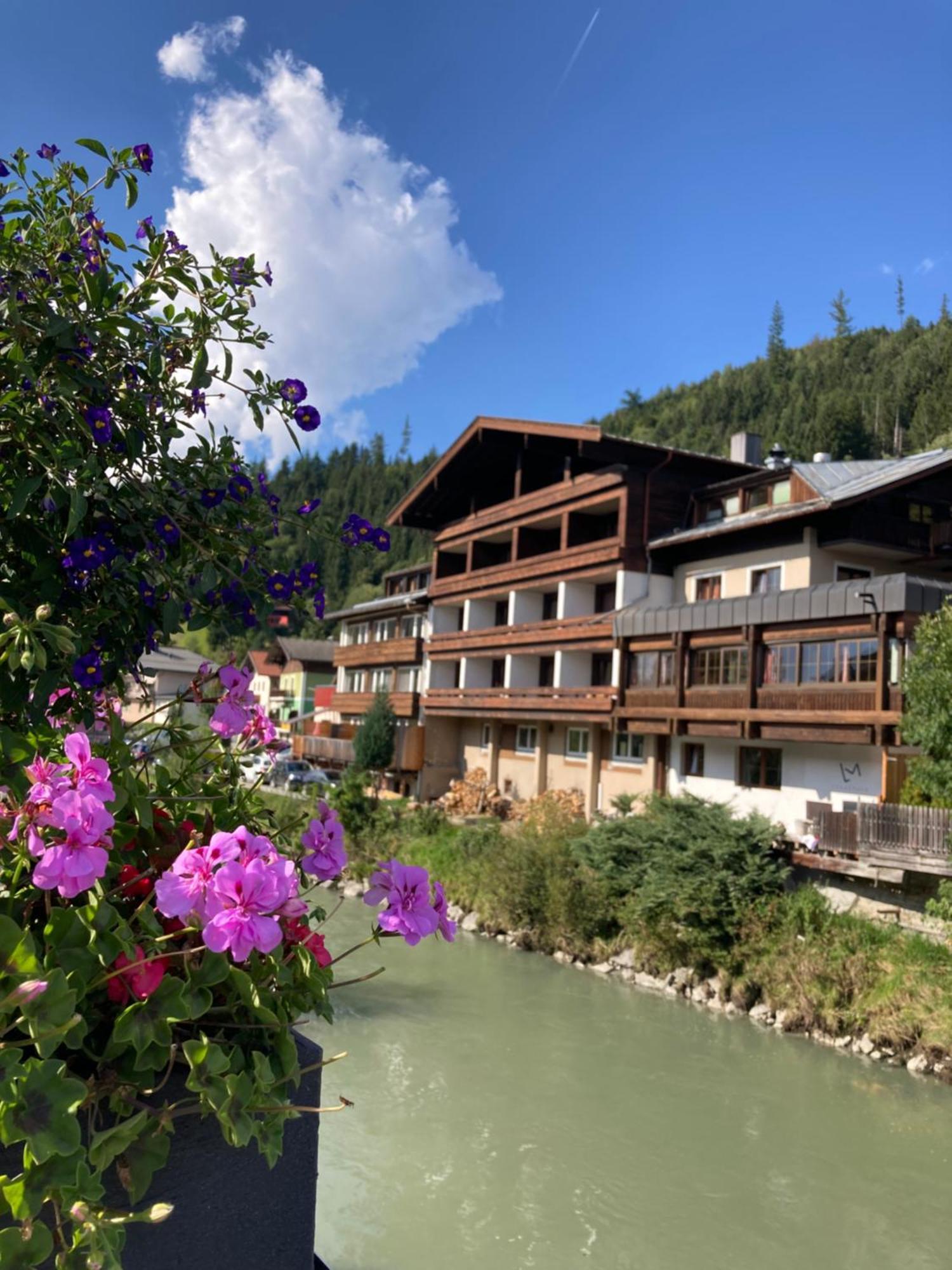 Hotel LukasMayr Bruck an der Grossglocknerstrasse Bagian luar foto